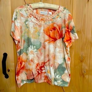 NWOT Floral Jeweled Neckline Short Sleeve Shirt